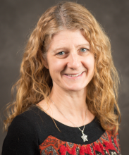 Headshot of Jeni Synnes